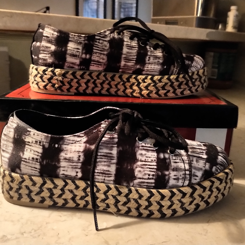 Sam Edelman Circus Platform Espradelle. Size 8M.